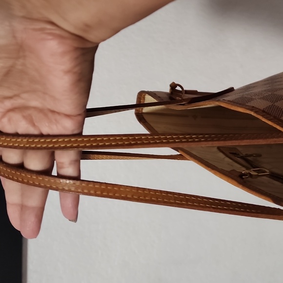 Authentic LV Purse With an Authenticated card From Poshmark. - Picture 6 of 9